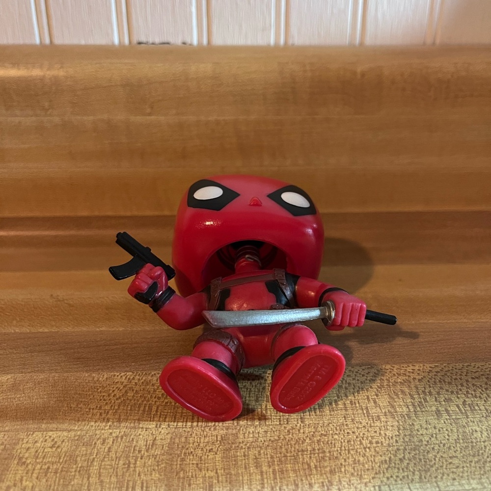 Funko Pop Deadpool - Picture 4 of 4